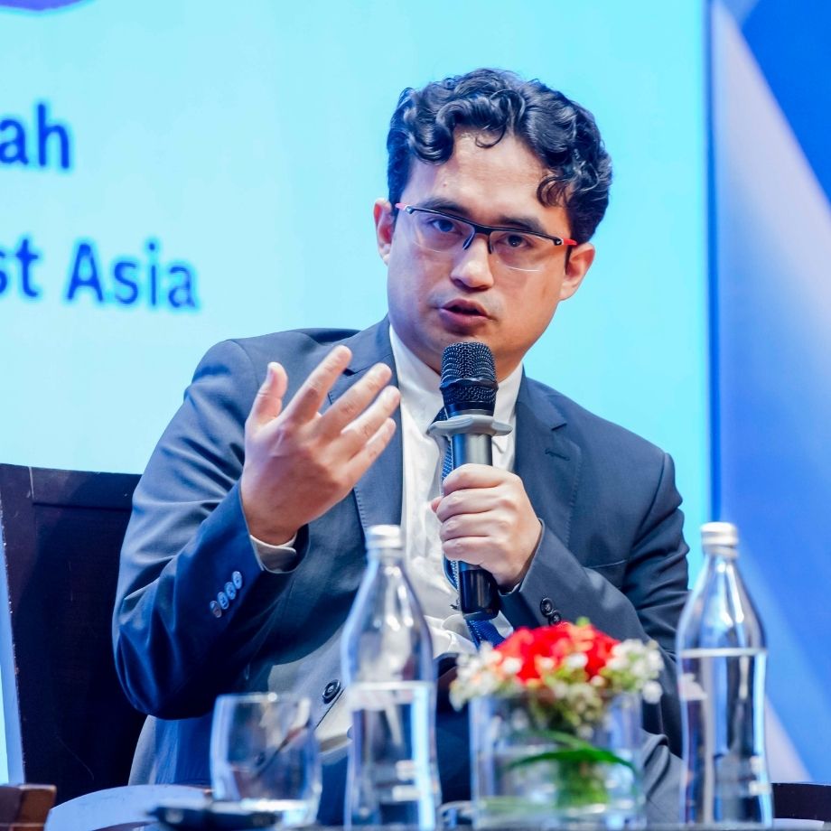 លោកបណ្ឌិត Rashesh Shrestha សេដ្ឋវិទូ នៃវិទ្យាស្ថានស្រាវជ្រាវសេដ្ឋកិច្ច អាស៊ាន និងអាស៊ីបូព៌ា (ERIA)